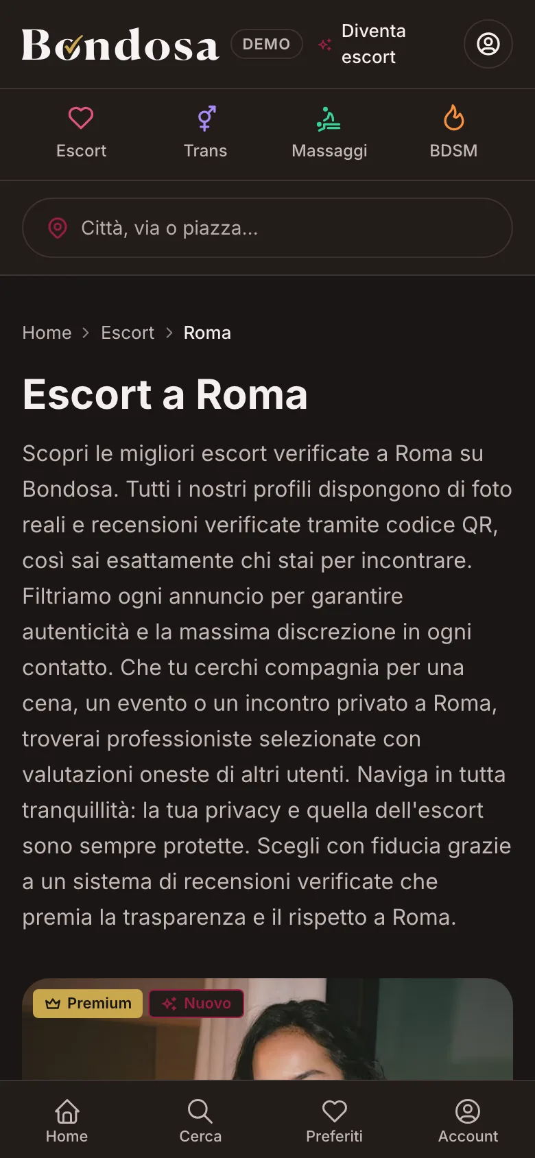 Un annuncio escort su un telefono, con foto, dettagli e pulsanti di contatto